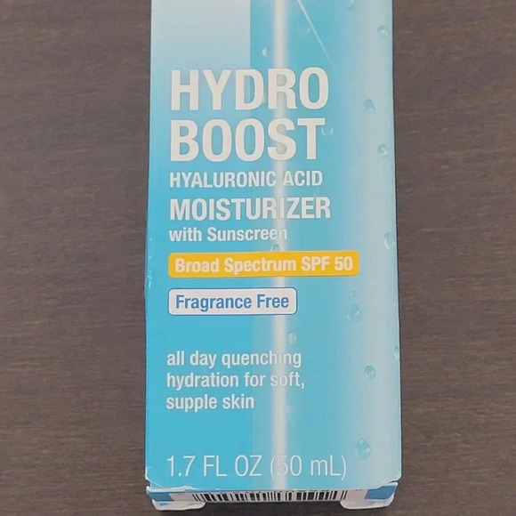 Neutrogena Hydro Boost Hyaluronic Acid Moisturizer With Sunscreen SPF 50  14CT - Picture 2 of 5
